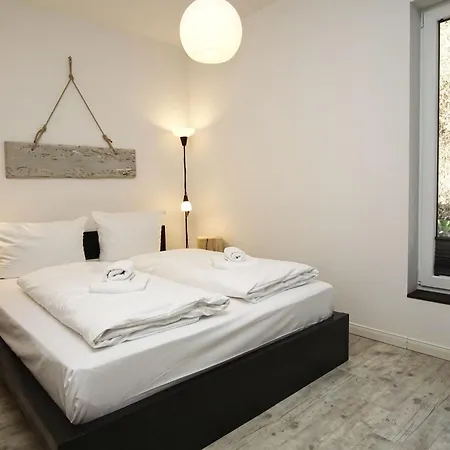 Naturnah, Mit Terrasse, Garten Und Meerblick - Auf Dem Teschenberg Middelhagen